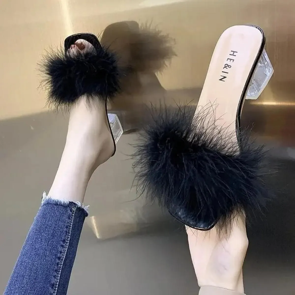 Ciabatte Sandalo Donna Estate Outdoor Pantofole Moda Punta quadrata Tacchi alti Office Ladies Piuma Diapositive Chic Classics Fu