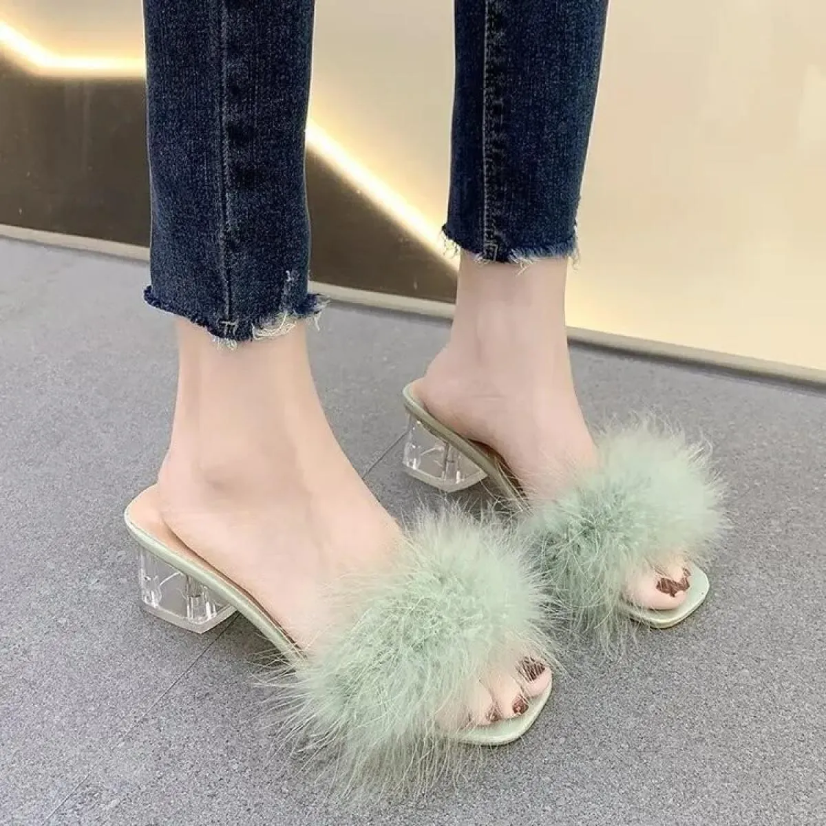 Ciabatte Sandalo Donna Estate Outdoor Pantofole Moda Punta quadrata Tacchi alti Office Ladies Piuma Diapositive Chic Classics Fu