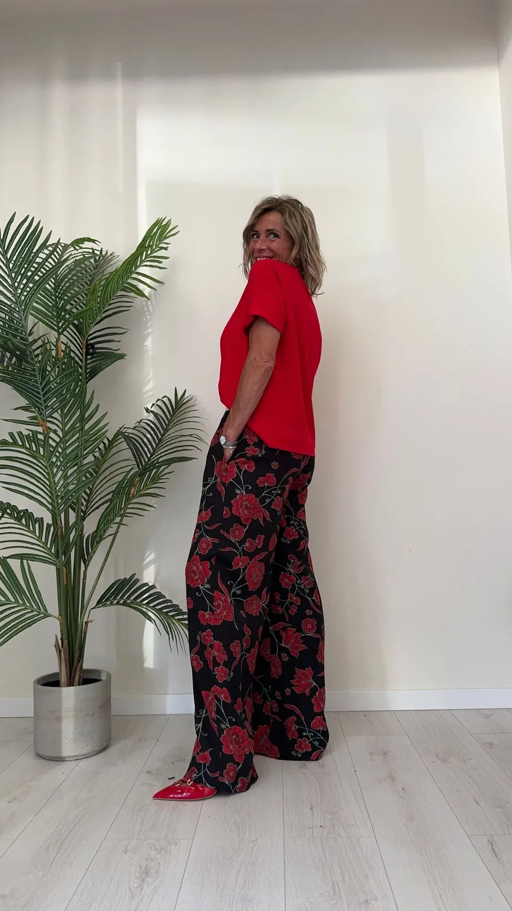 DAFNE - NI353P13 - T-SHIRT COTONE CON SPACCHETTI E MANICHE RISVOLTATE