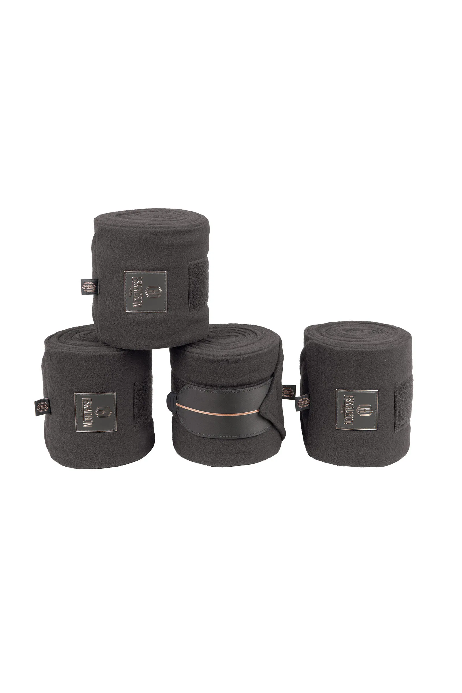 Eskadron Heritage AW2023 Bende in pile per Shetty