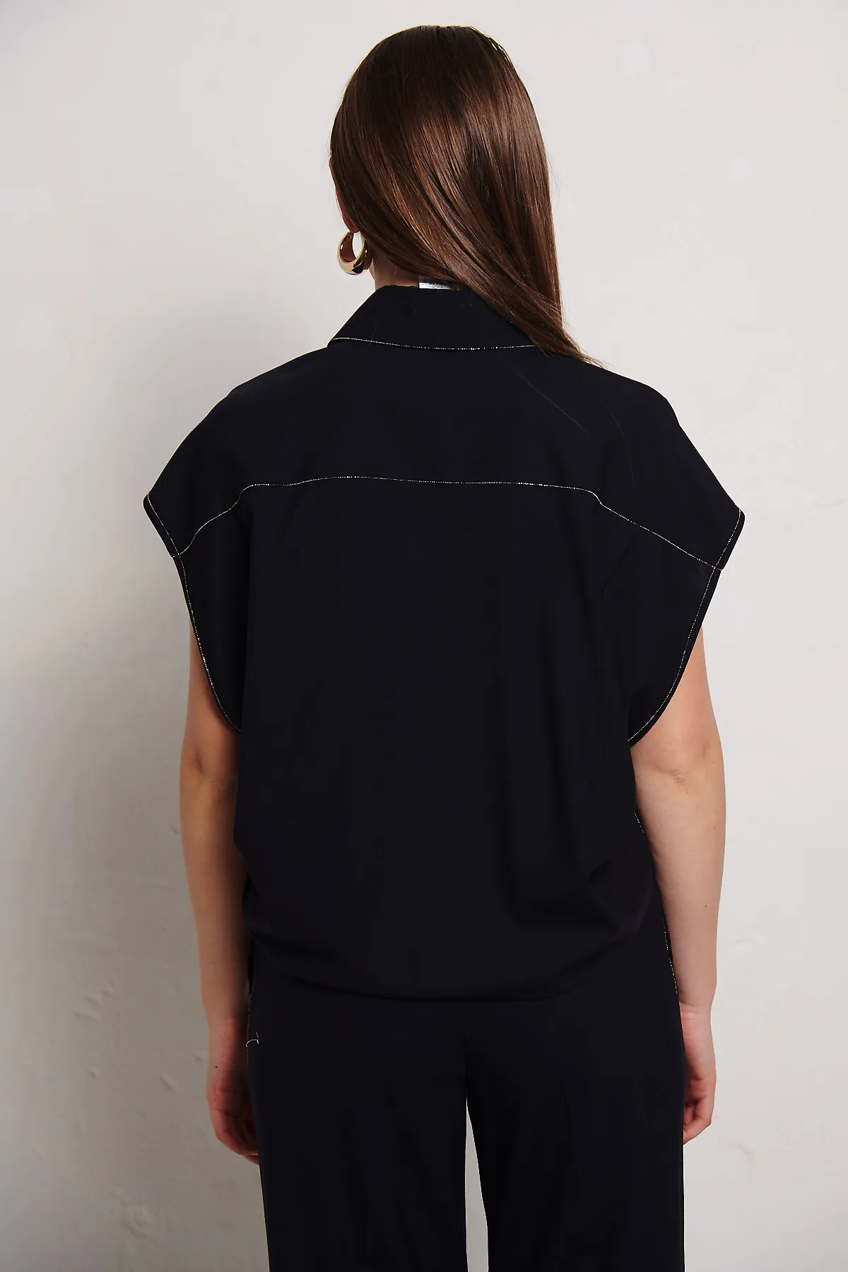 FABIANA FILIPPI Blusa in lana blu, cropped con monile