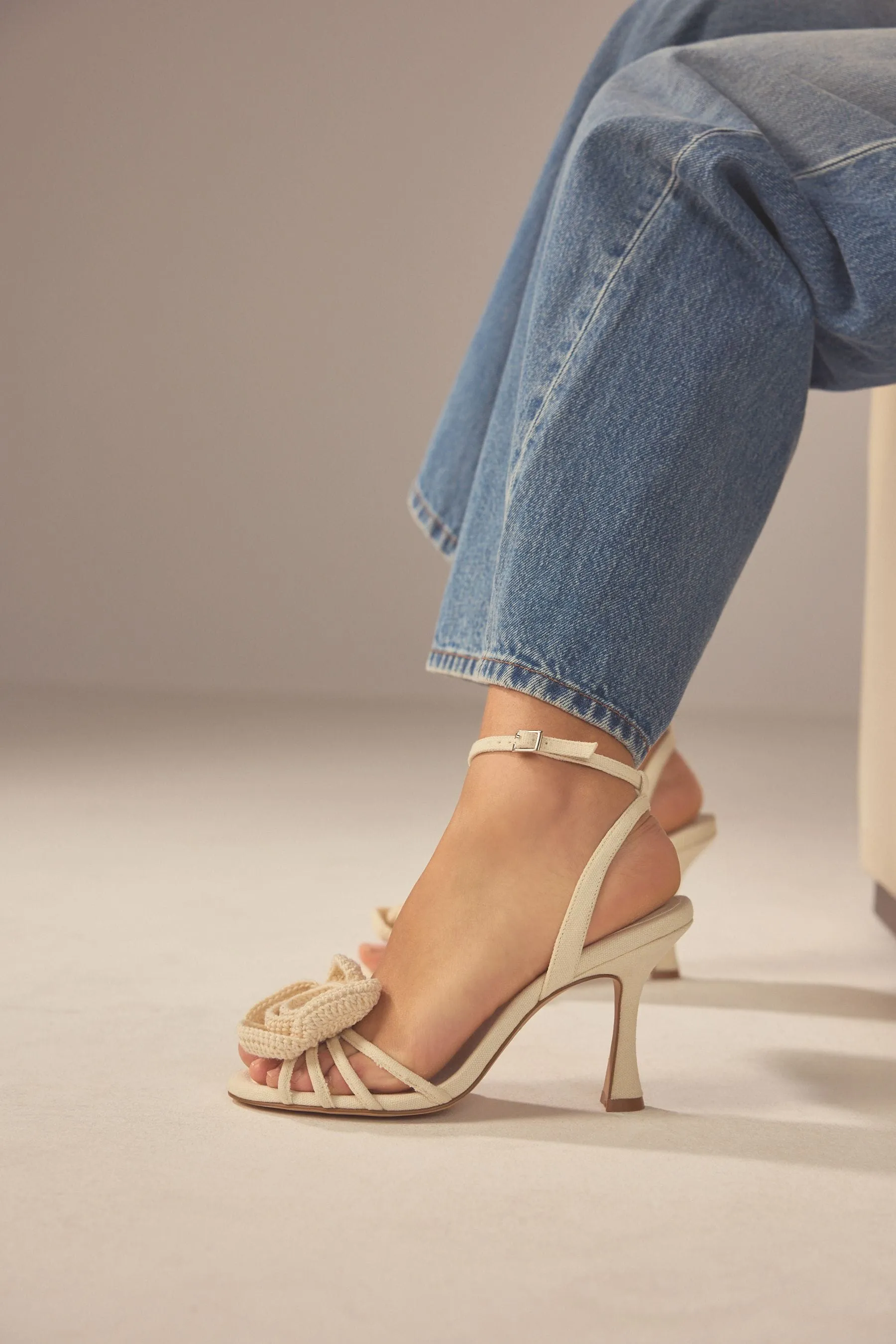 Forever Comfort® - Sandali con tacco e fiore