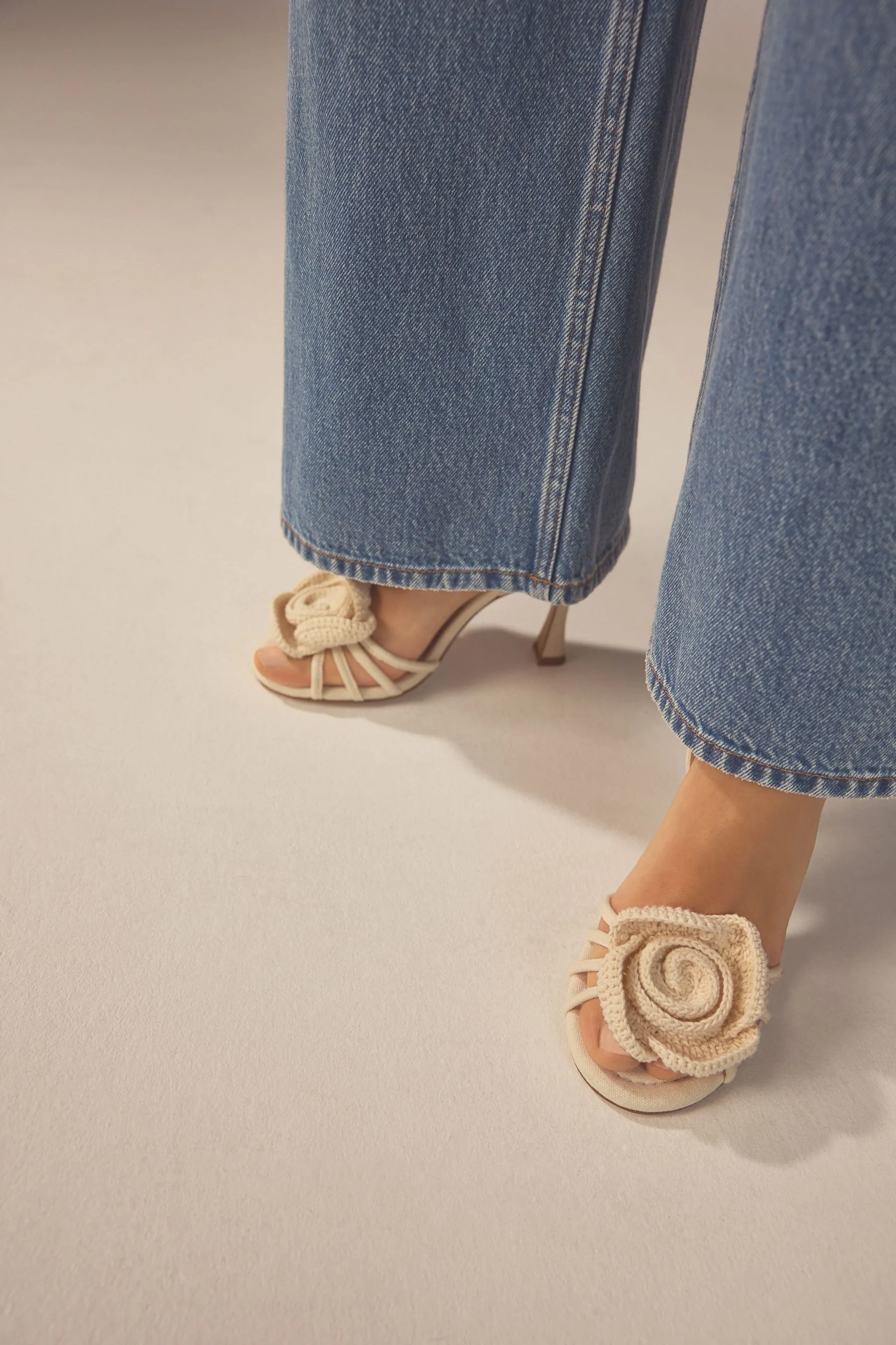 Forever Comfort® - Sandali con tacco e fiore
