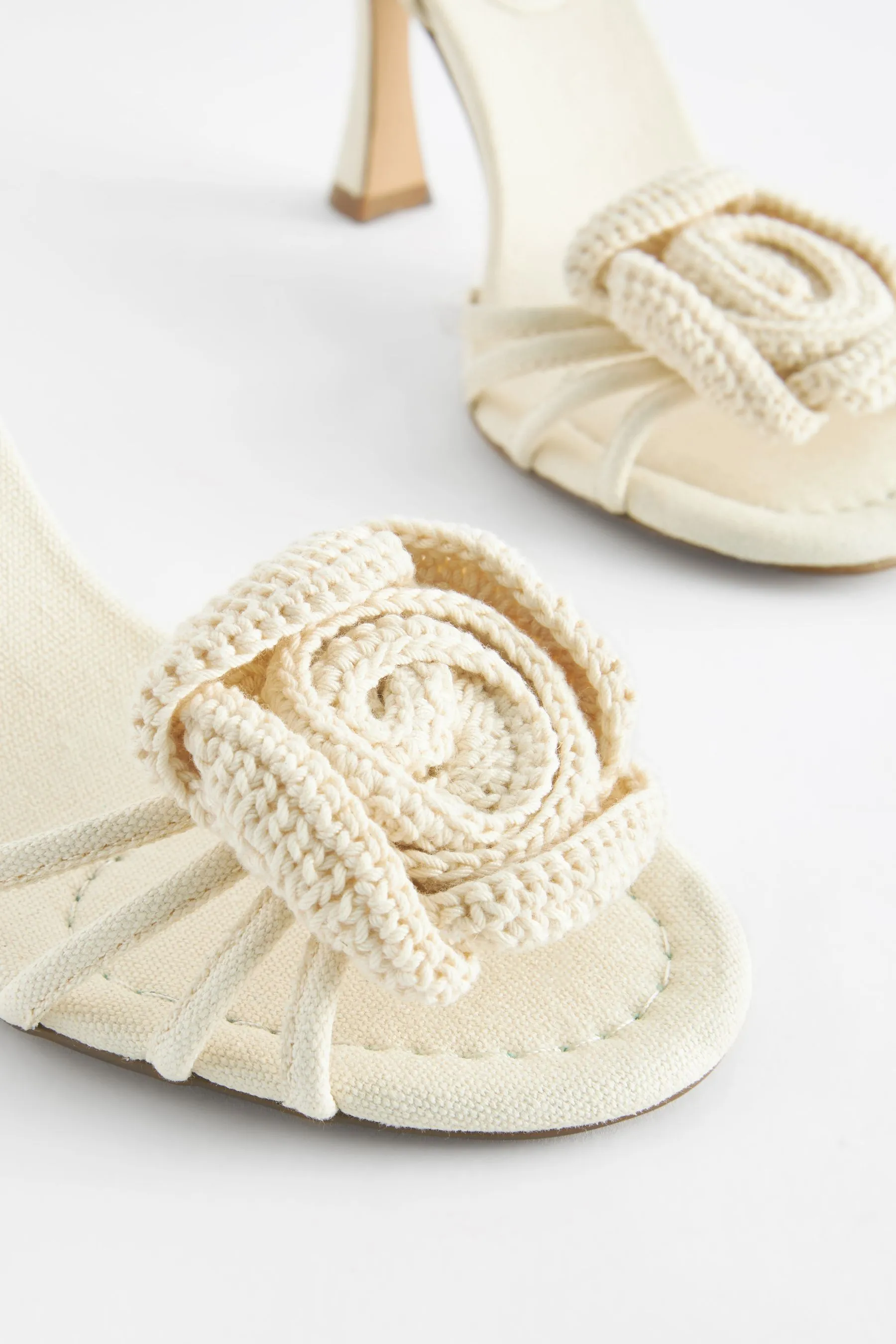 Forever Comfort® - Sandali con tacco e fiore