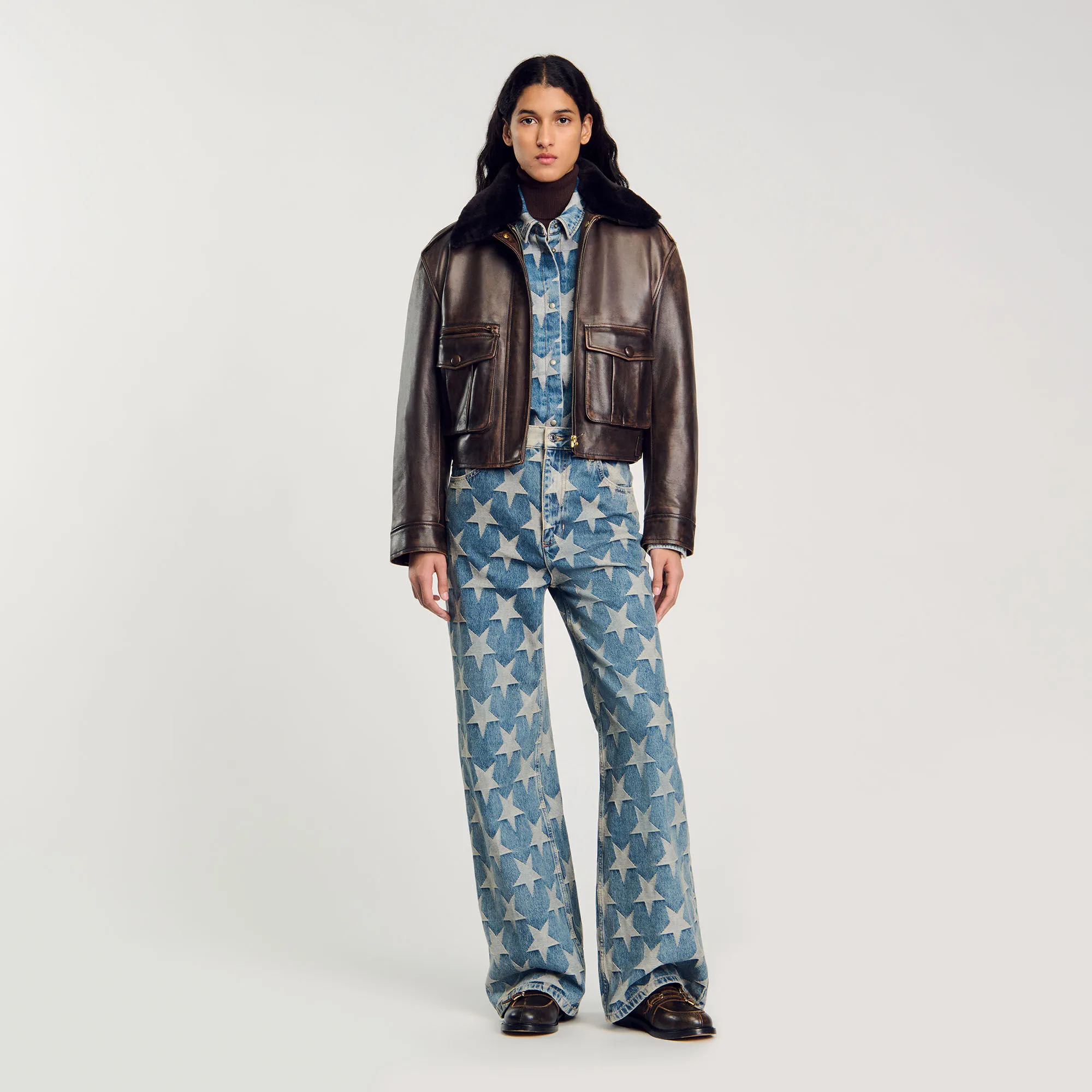 Giubbotto overshirt in jeans con stelle