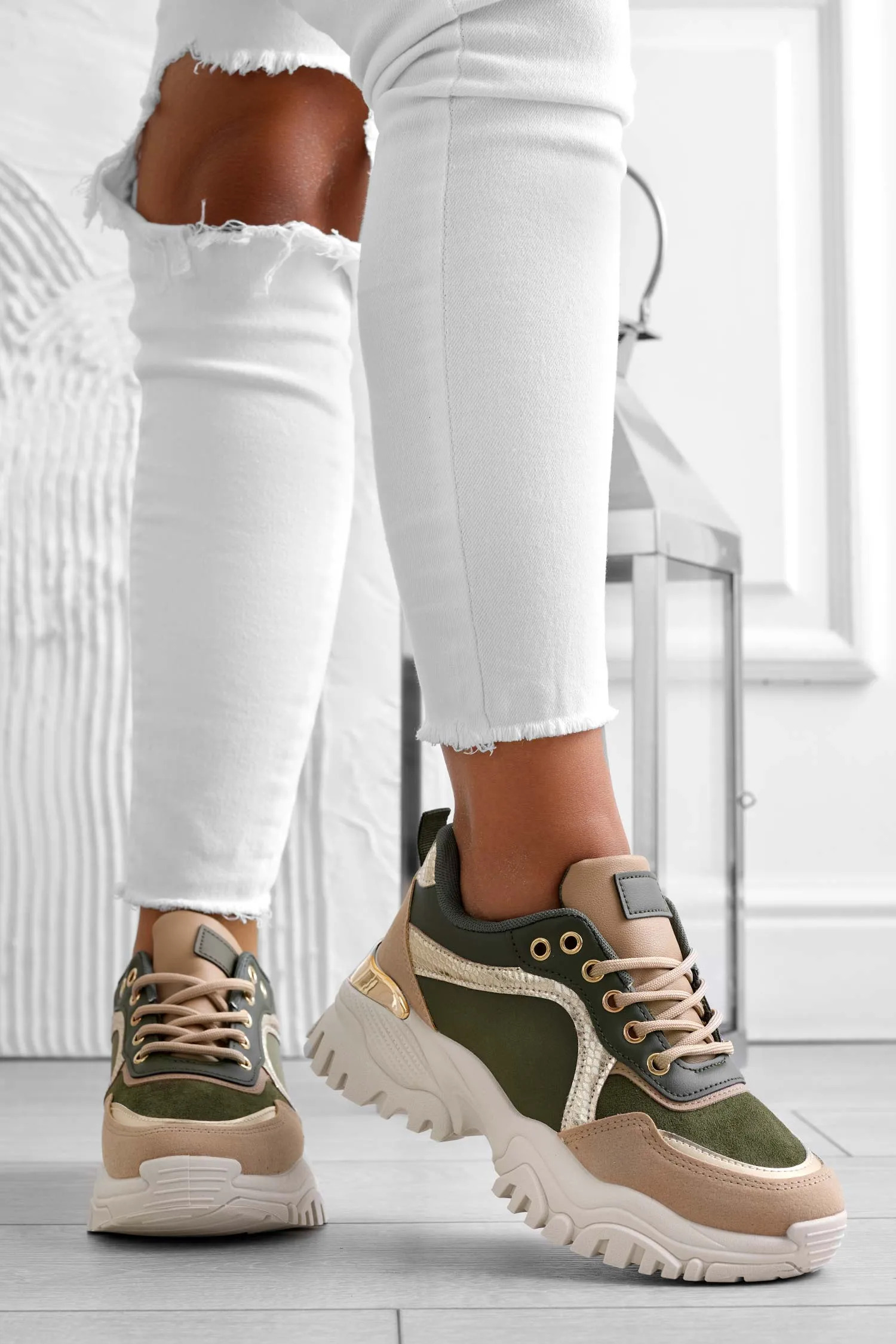 MELANIA - Sneakers verdi con suola alta e pannelli a contrasto