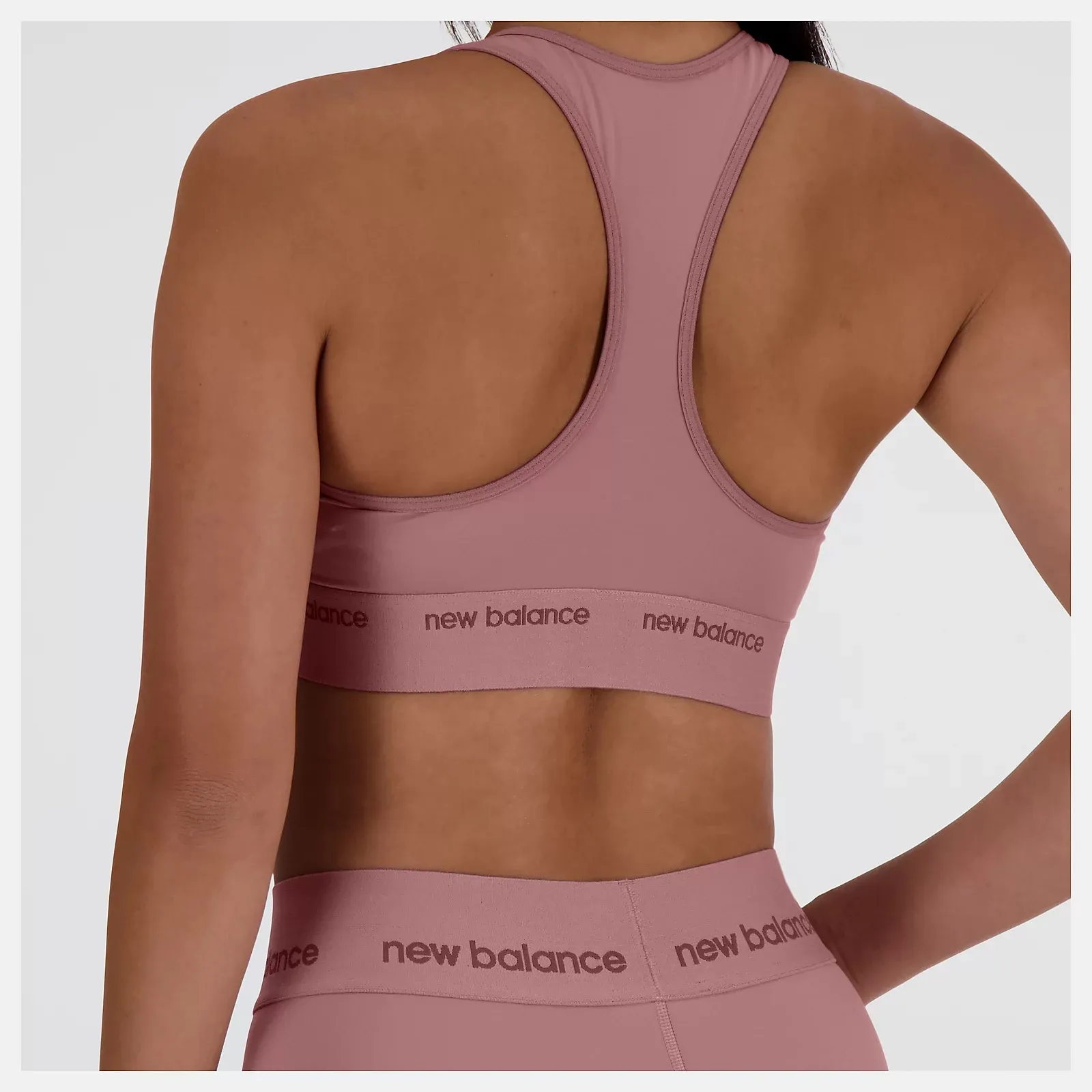 New Balance Sleek Medium Support Sports Pace Bra Reggiseno Donna