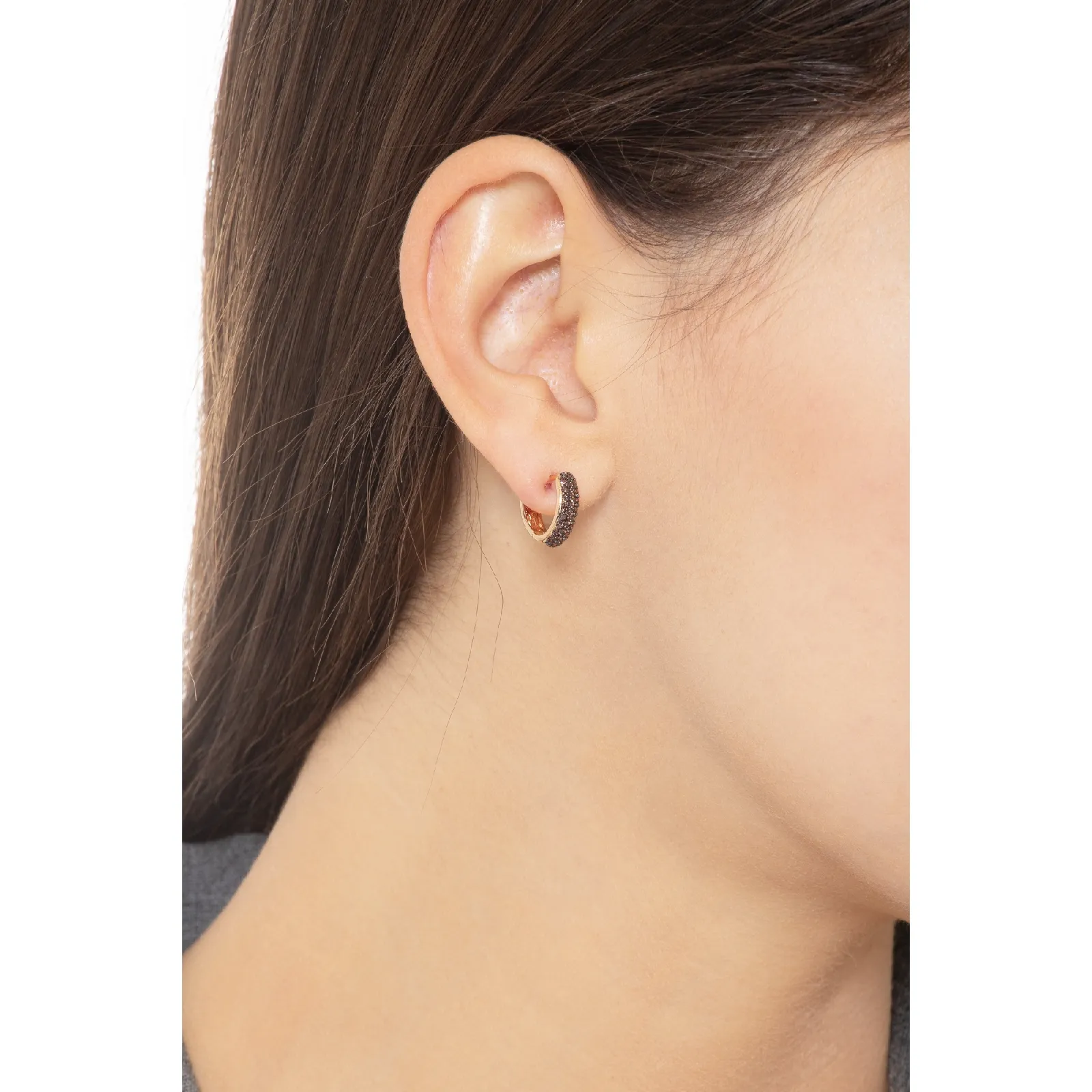 Orecchini ovali in oro rosa 18k con zirconi brown