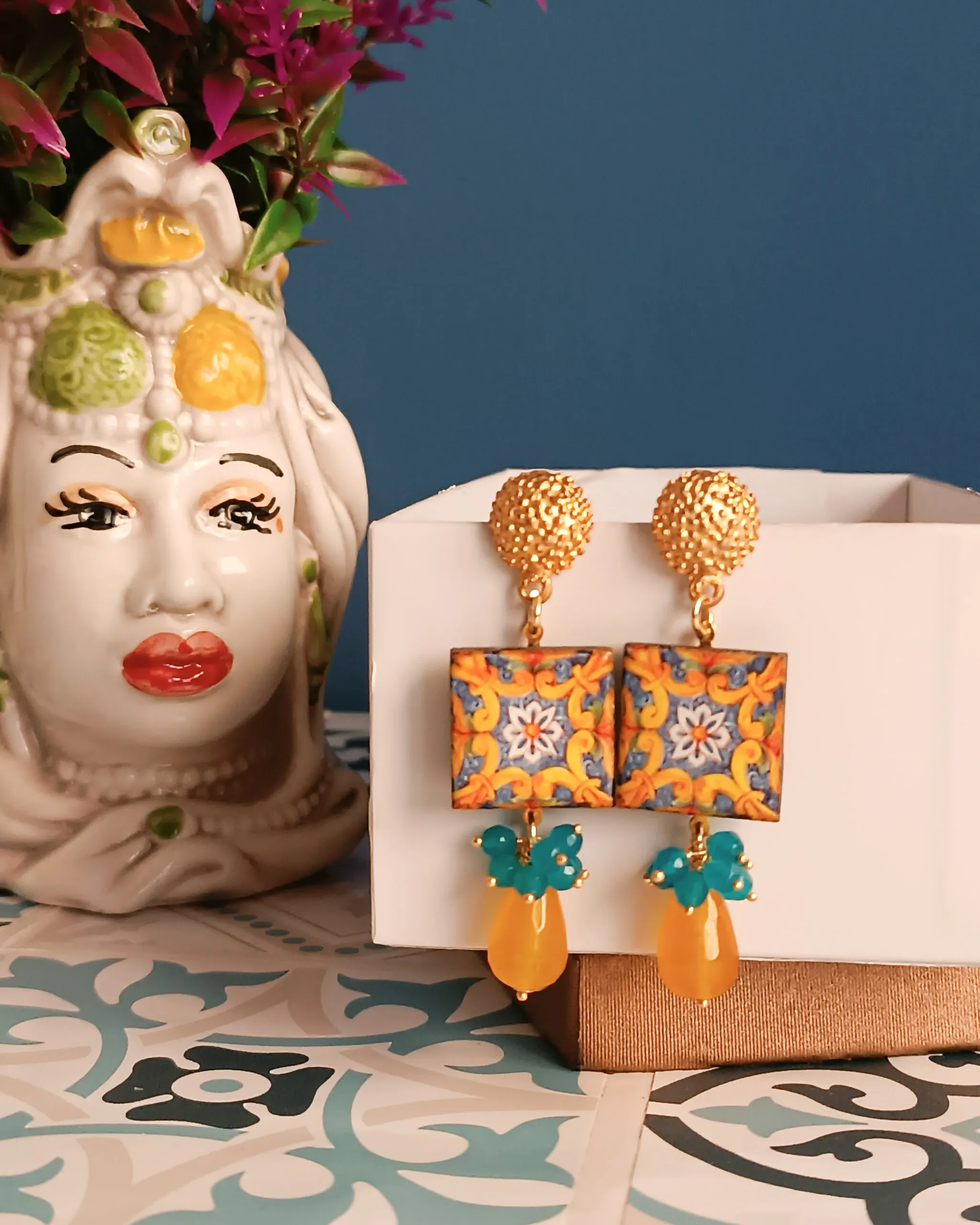 Orecchini Siciliani con Mattonelle in Ceramica di Caltagirone e Quarzo Citrino