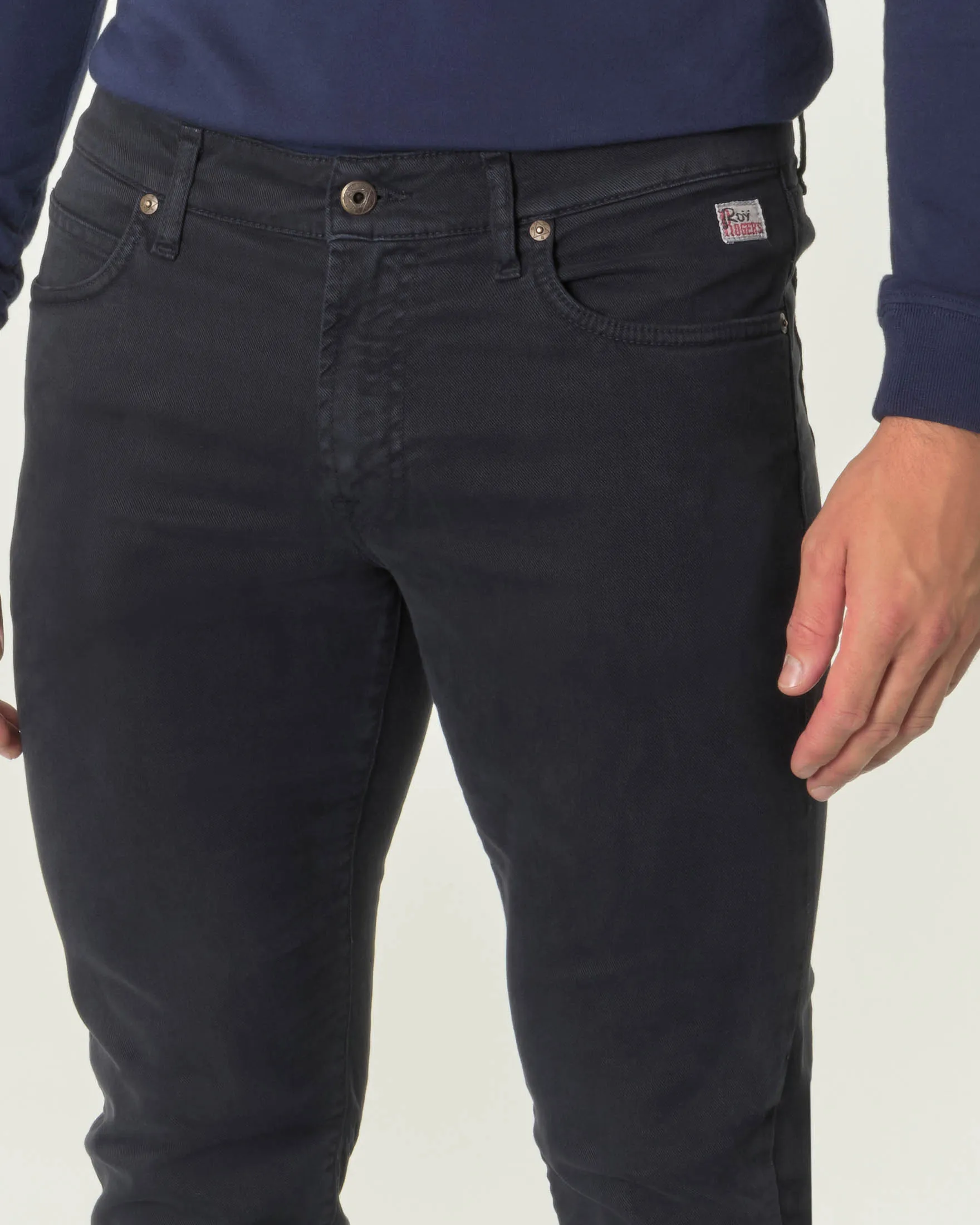 Pantalone blu cinque tasche in tessuto diagonale di cotone stretch