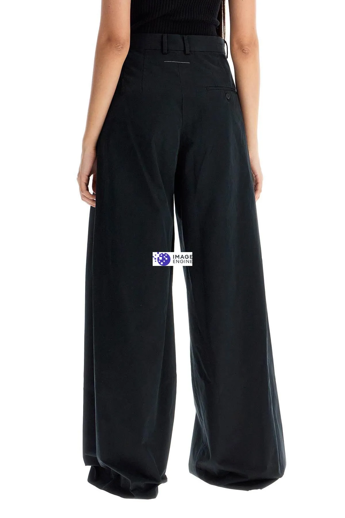 Pantaloni ampi con piega