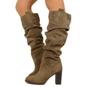 Stivali Donna Slouchy Plissettati in Camoscio Taupe Punta Tonda