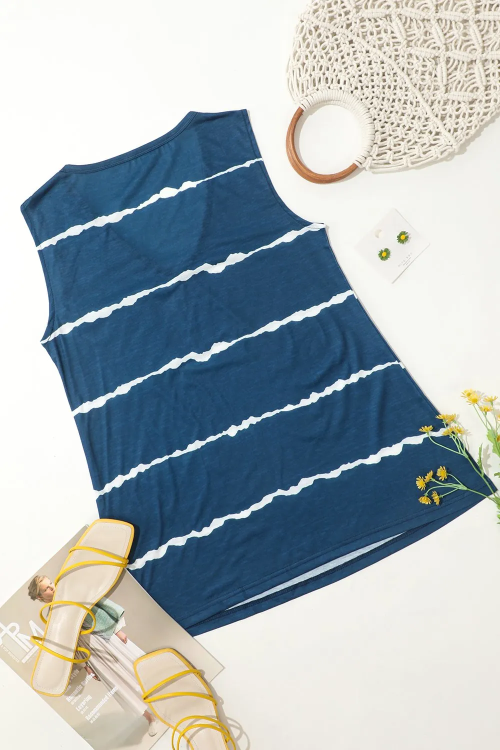 T-shirt con gilet a righe stampata
