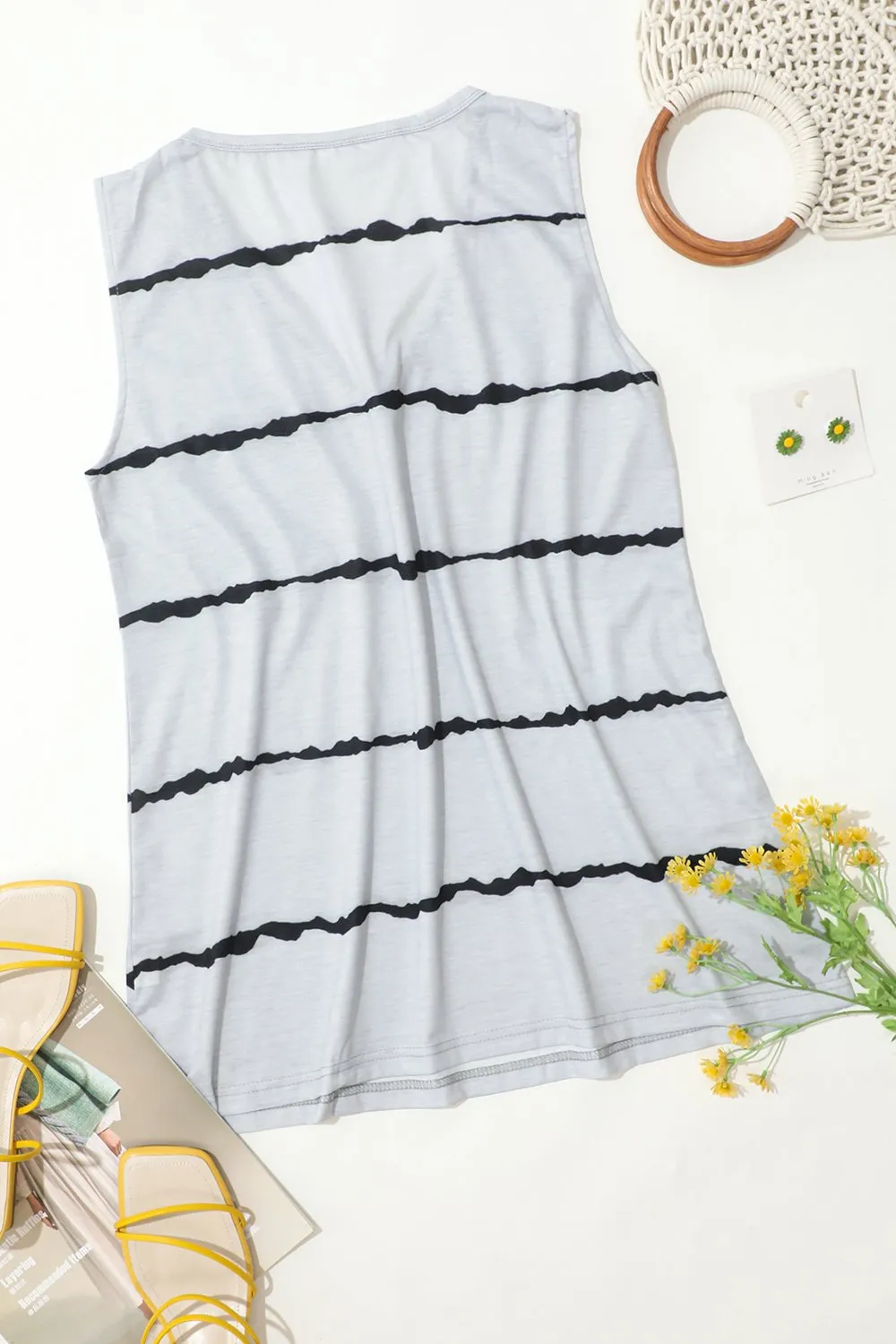 T-shirt con gilet a righe stampata