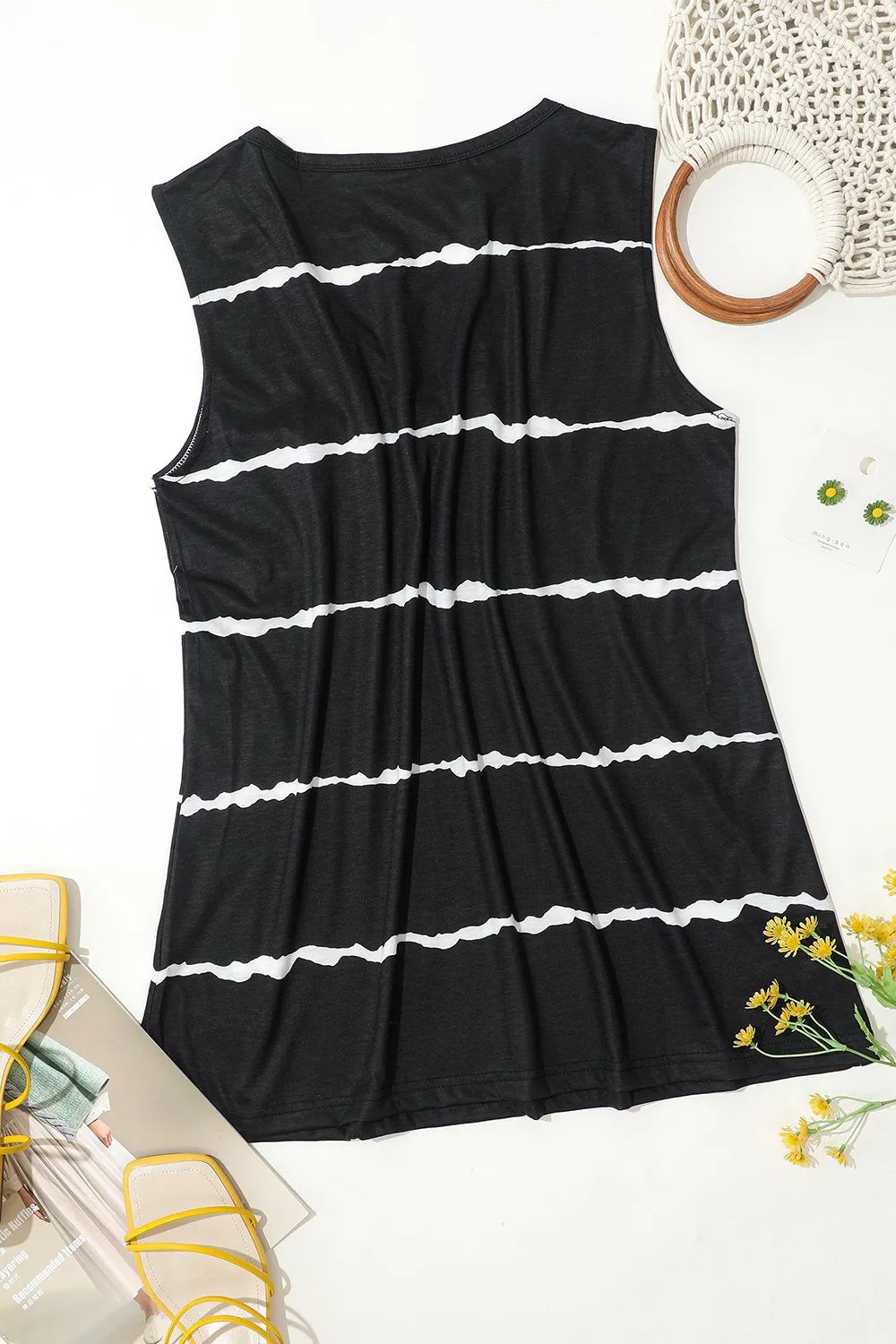 T-shirt con gilet a righe stampata