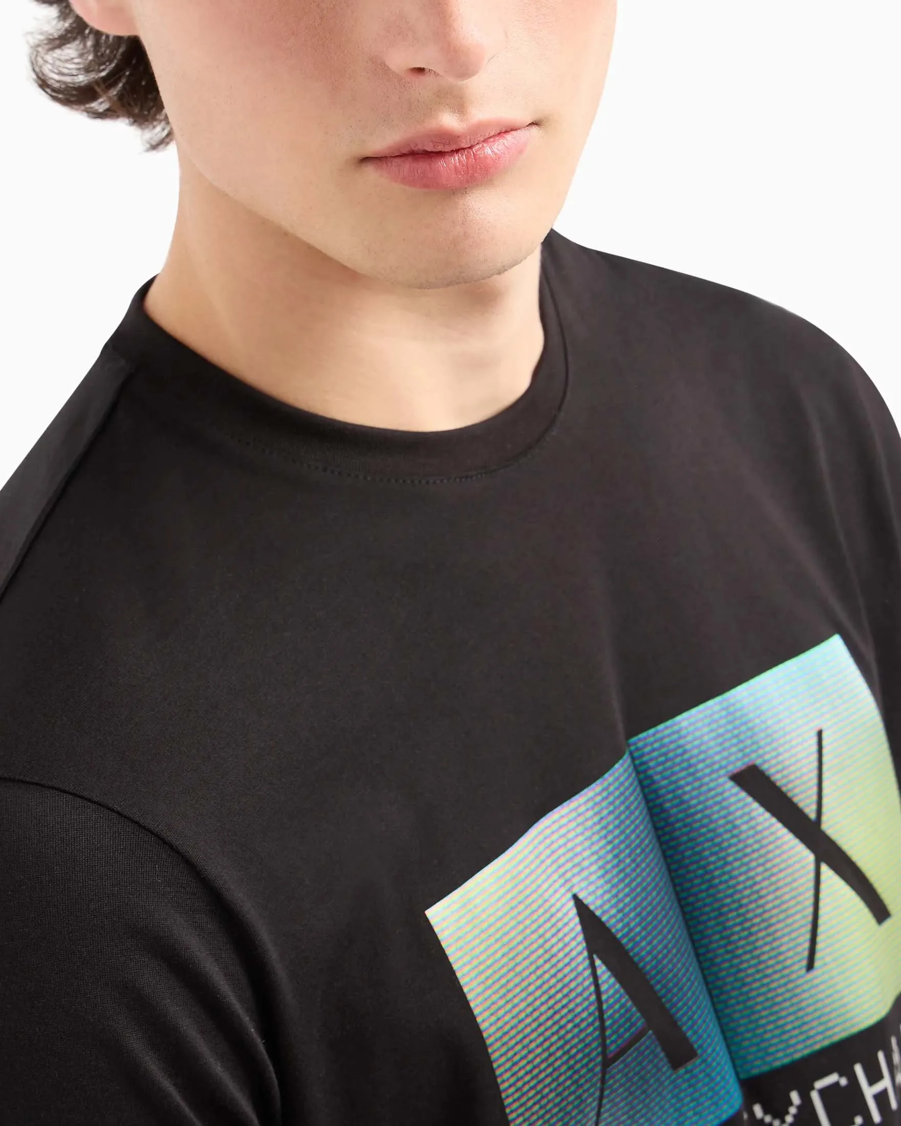 T-shirt nera in puro cotone con stampa maxi logo metallizzata effetto cangiante