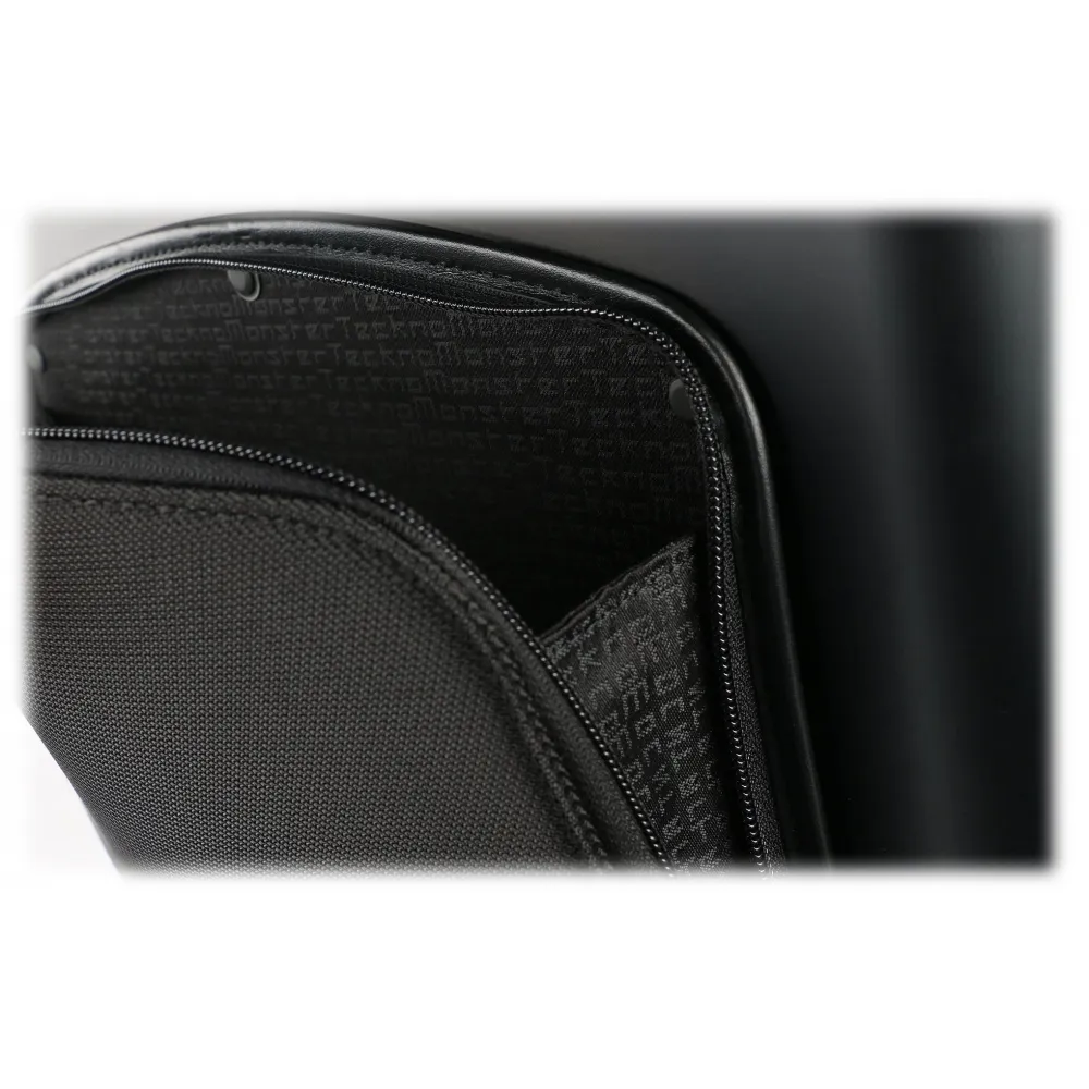 TecknoMonster - Valigia Akille Flap Black in Fibra di Carbonio - Trolley in Carbonio Aeronautico