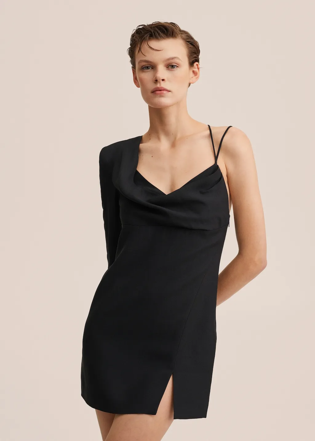 Vestito scollo asimmetrico