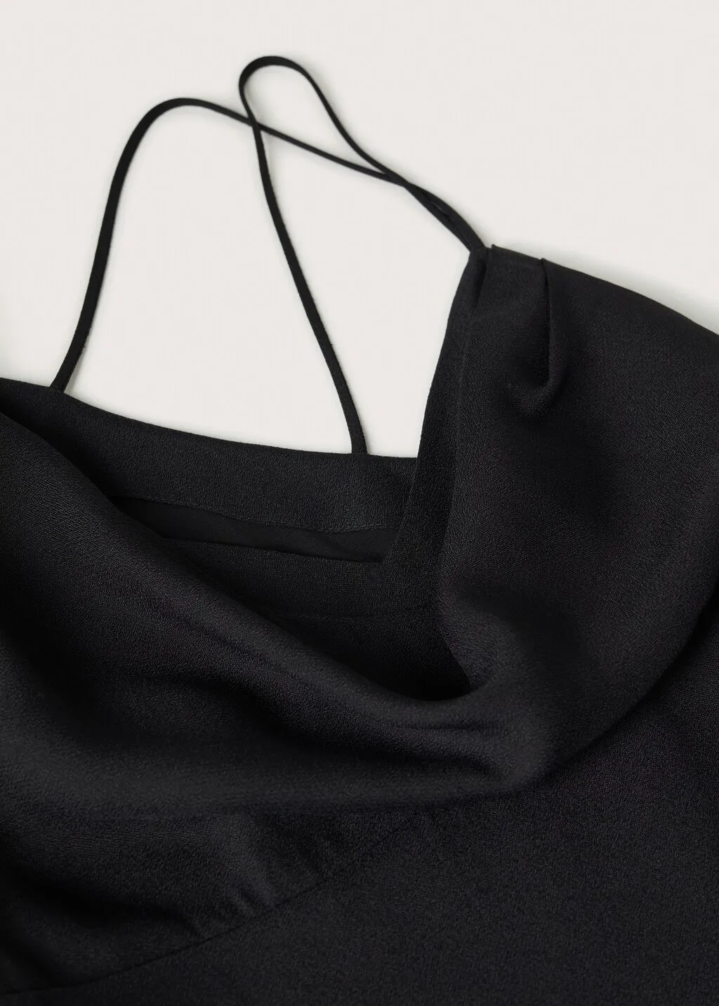 Vestito scollo asimmetrico