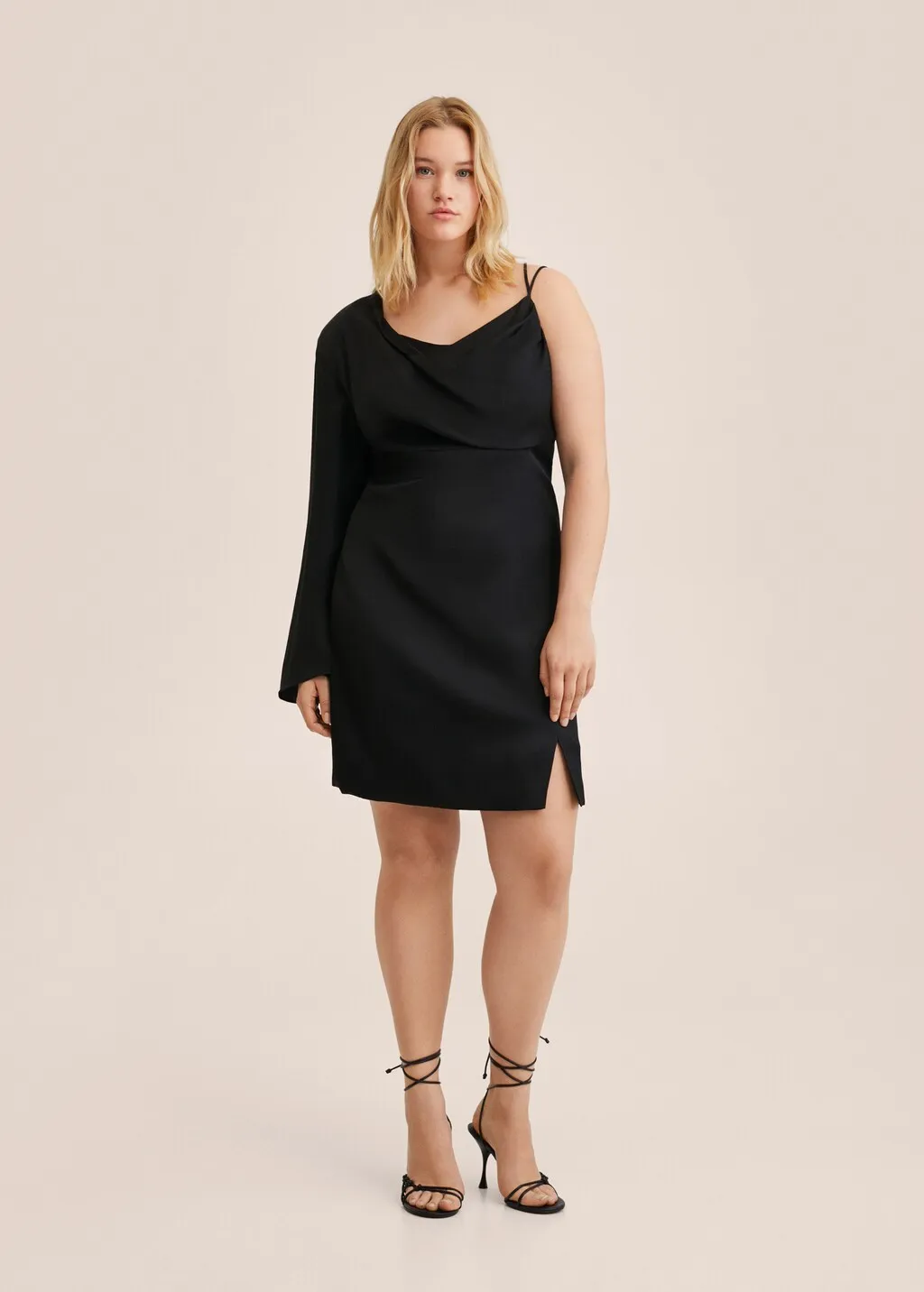 Vestito scollo asimmetrico